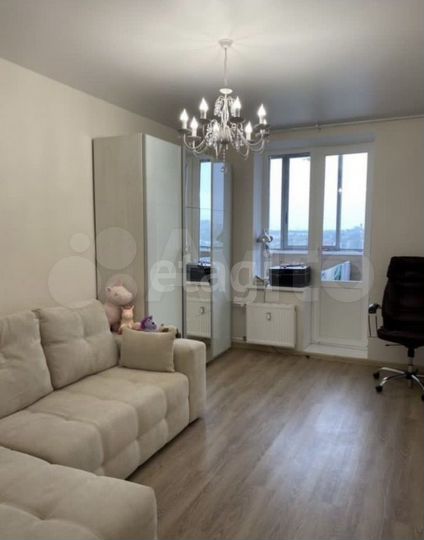 2-к. квартира, 60 м², 10/18 эт.