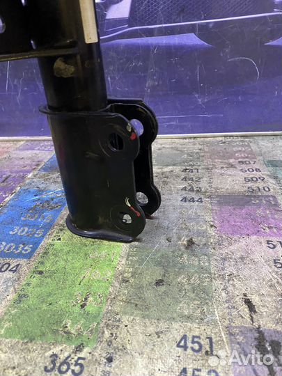 Стойка амортизатора передняя левая KIA K5