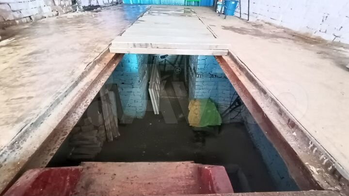 Гараж, > 30 м²