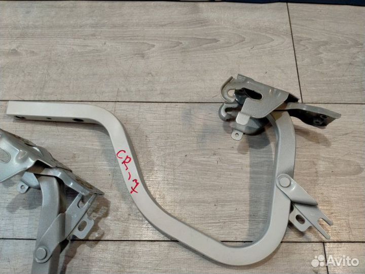 Петля крышки багажника Toyota Cresta GX100 1GFE