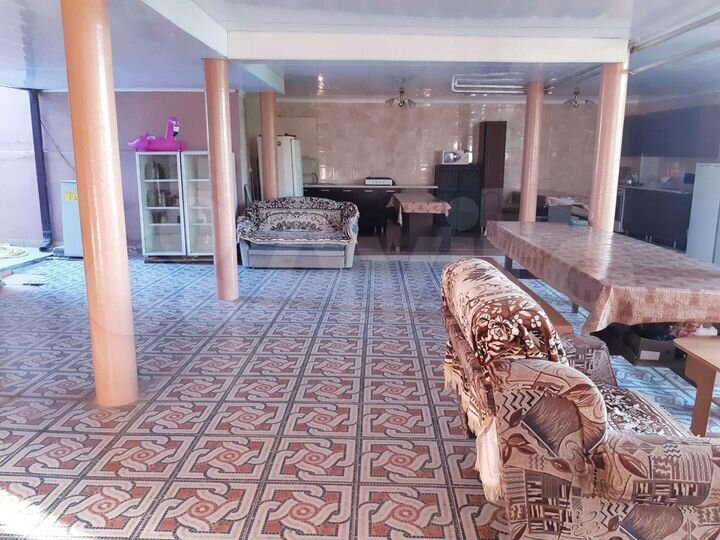 Комната 36 м² в 7-к., 1/3 эт.