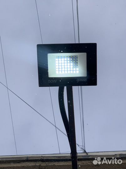 Светодиодные прожекторы с кронштейнами 7шт