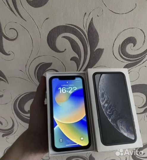 Телефон iPhone xr