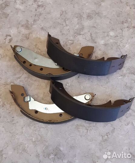 Тормозные колодки задние на peugeot