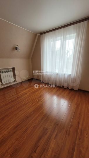 Дом 302 м² на участке 7,5 сот.