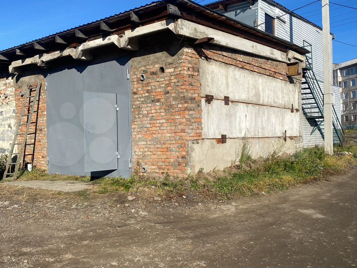 Гараж, > 30 м²