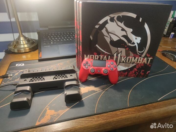 Игровая приставка ps4 pro