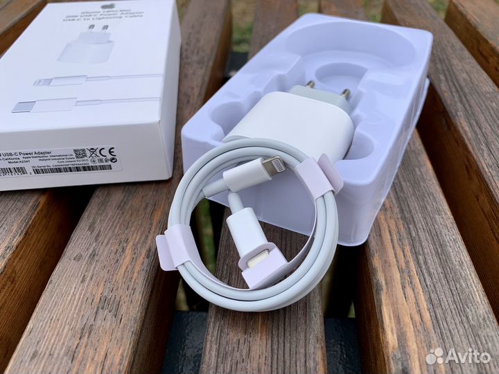 Зарядка на iPhone 20w