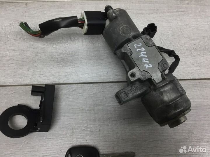 Замок зажигания Toyota Avensis универсал 1ZZ-FE