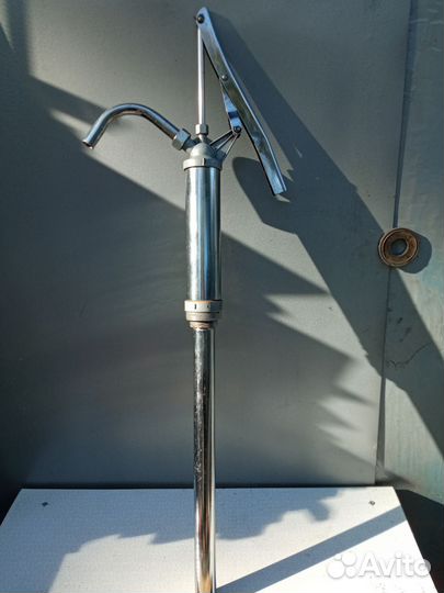 Ручной насос для перекачки масла из бочек