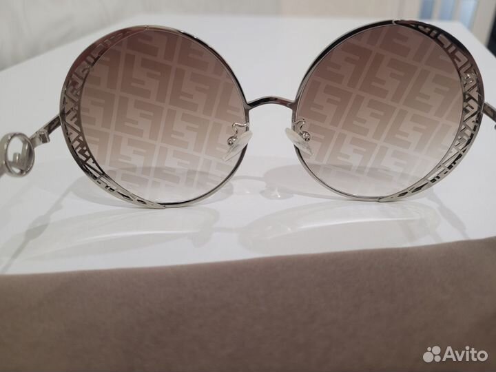 Солнцезащитные очки fendi оригинал