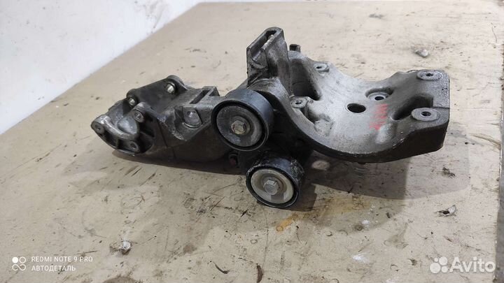 Кронштейн крепления Ларгус, сандеро, лонан 1