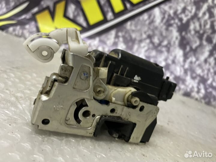 Замок задней левой двери электрич. Largus Ларгус