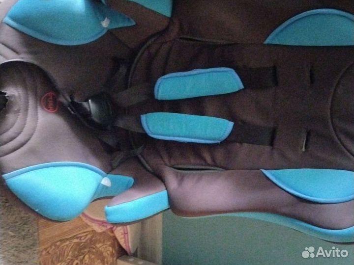 Автомобильное кресло