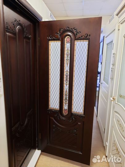 Дверь новая, натуральный шпон, с коробкой