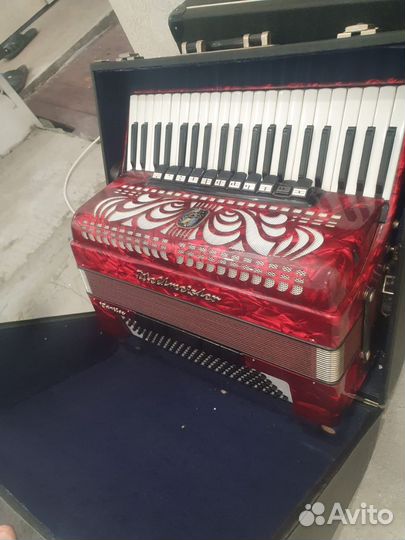 Аккордеон weltmeister caprice 4/4,новый,полный