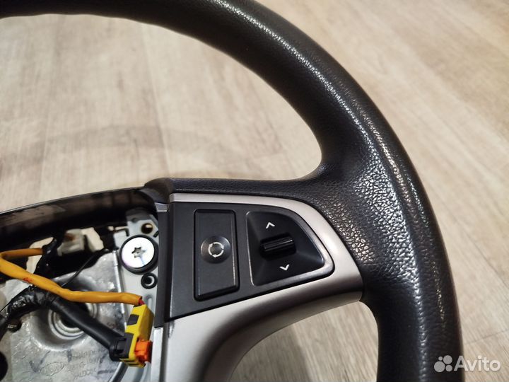 Рулевое колесо Hyundai Solaris 1