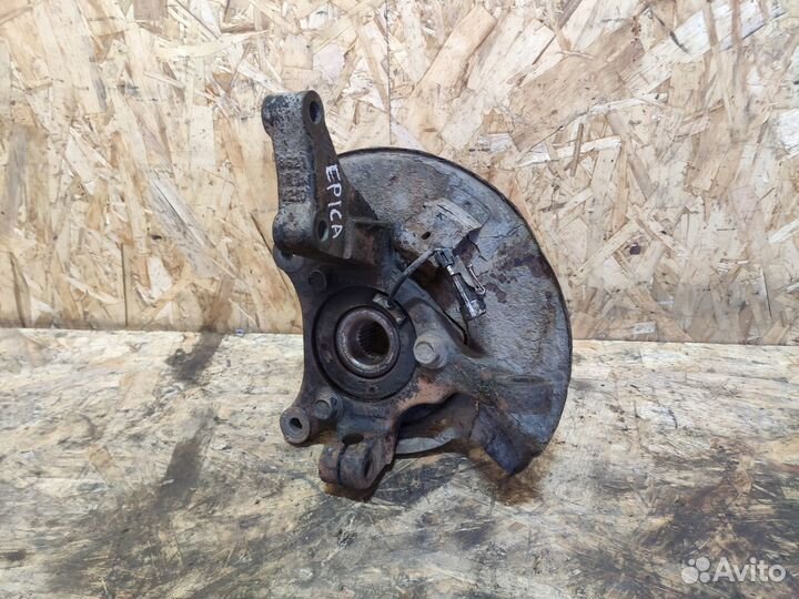 Кулак поворотный правый Chevrolet Epica