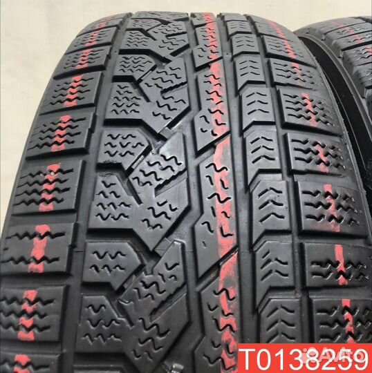 Kumho I'Zen RV Asymmetric 225/55 R19 99H