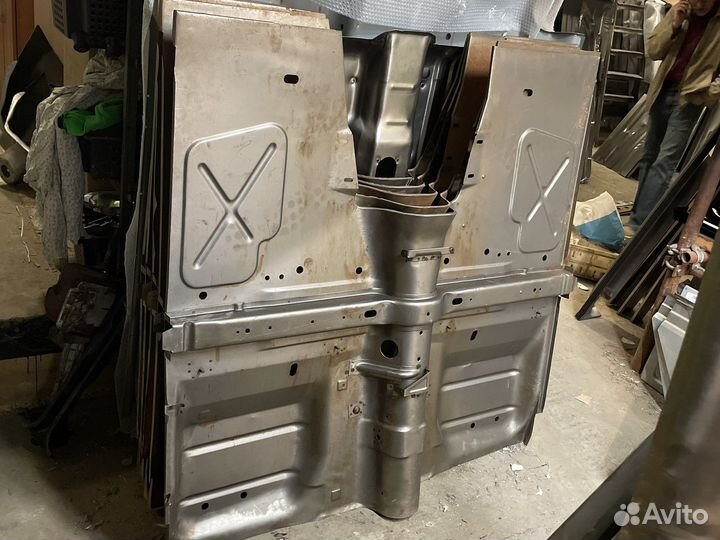 Пол передний Волга газ 3110,31105,3102