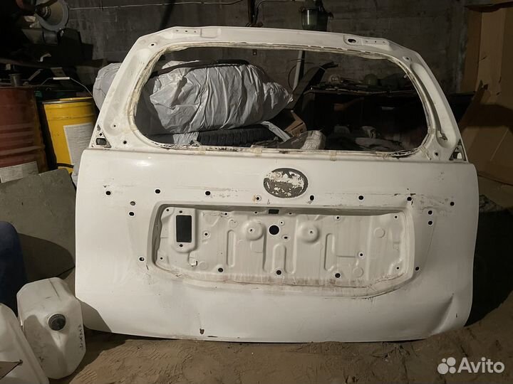 Задняя дверь на Land Cruiser Prado