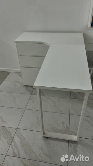 Письменный стол IKEA