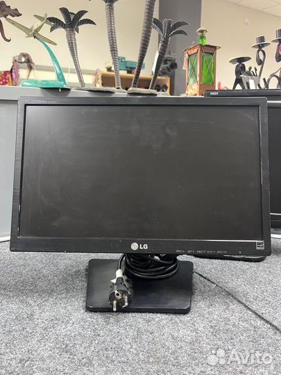 Монитор LG Flatron e1942