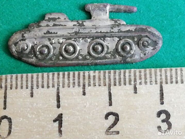 Эмблема на петлицы