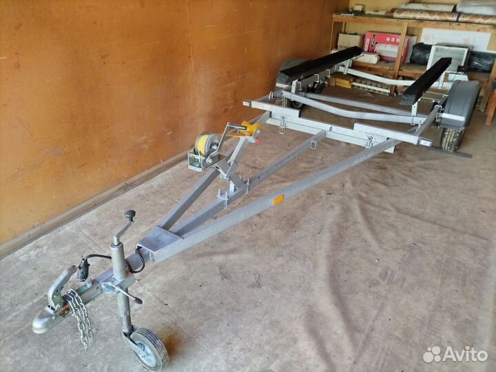 Лодочный прицеп