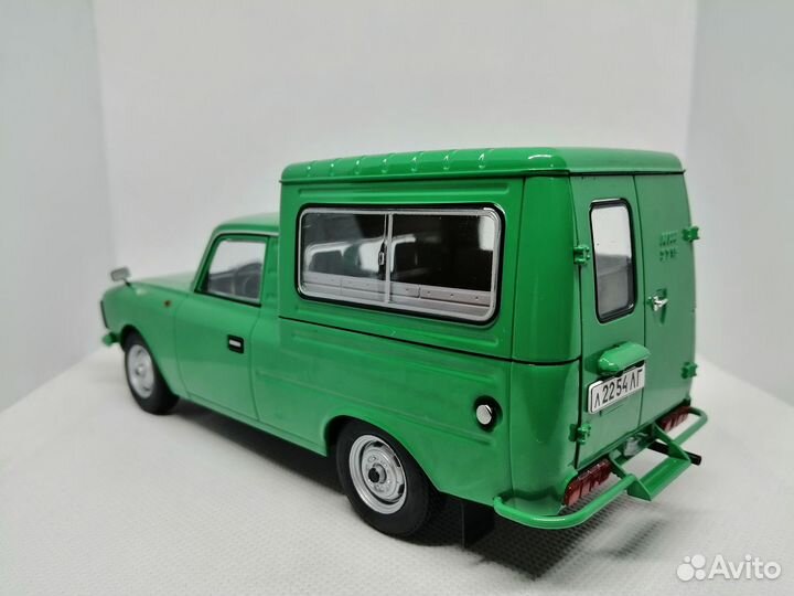 Модель иж-27156«Грузопассажирский» в масштабе 1:24