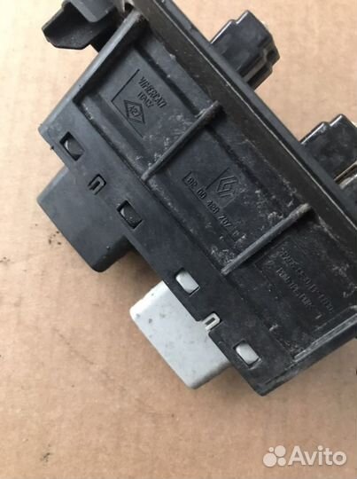 Выключатель концевой Рено Кангу 2 (984)