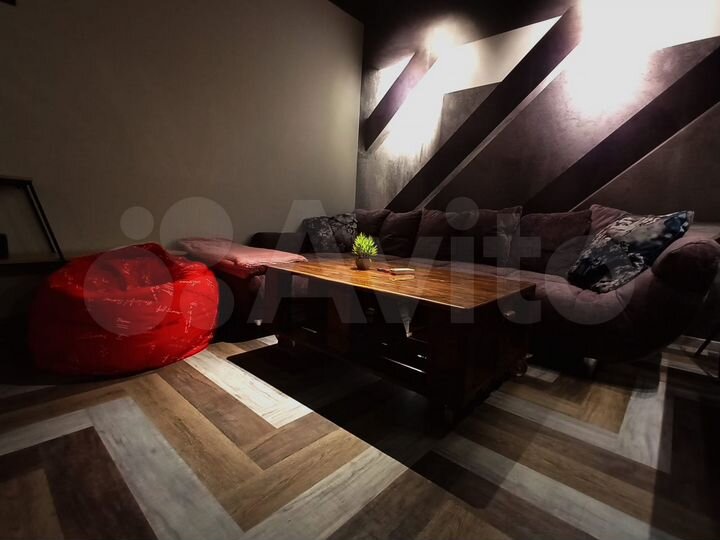 2-к. квартира, 53 м², 1/4 эт.