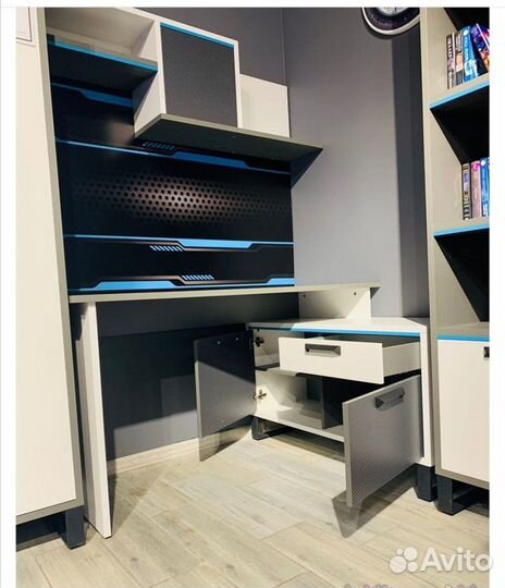 Детская мебель Письменный стол