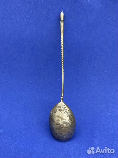 Старинная серебряная ложка