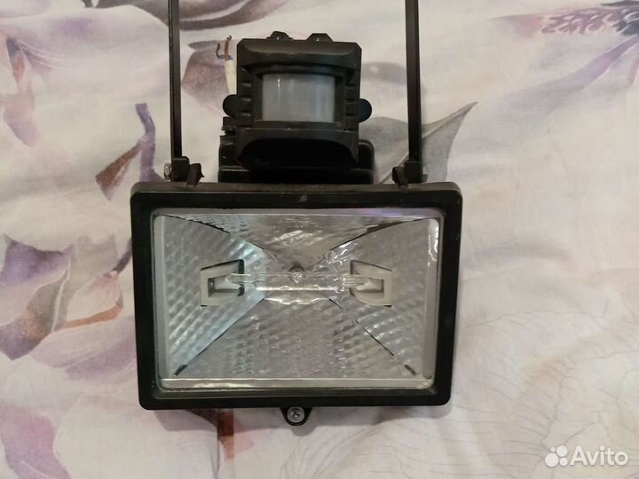 Прожектор с датчиком движения