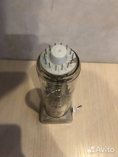 Электронно-лучевая трубка 8Л06И