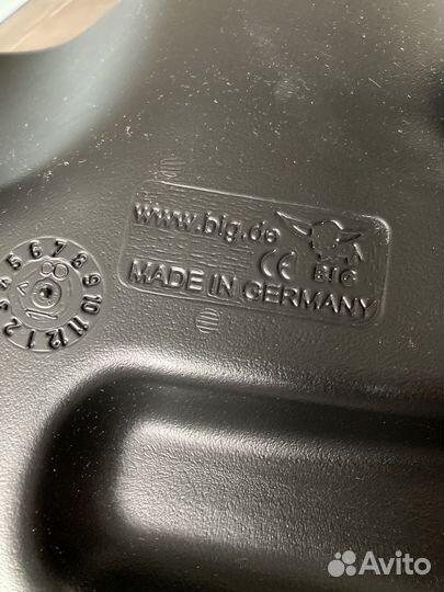 Детский автомобиль стилизован под квадроцикл