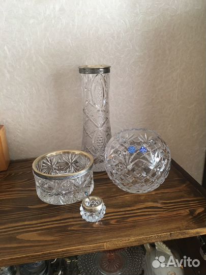 Вазы хрустальные разные