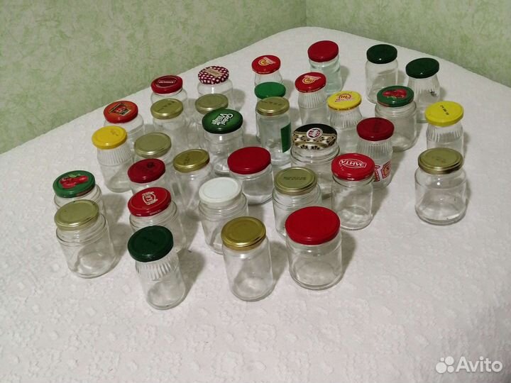 Банки стеклянные для консервированная. Бутылки