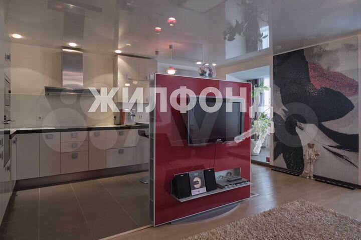 3-к. квартира, 77 м², 8/10 эт.