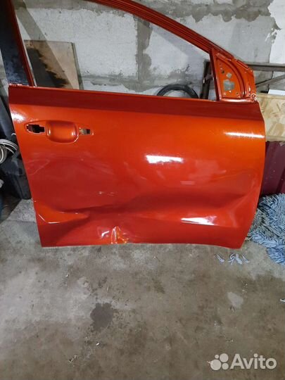 Передняя правая дверь