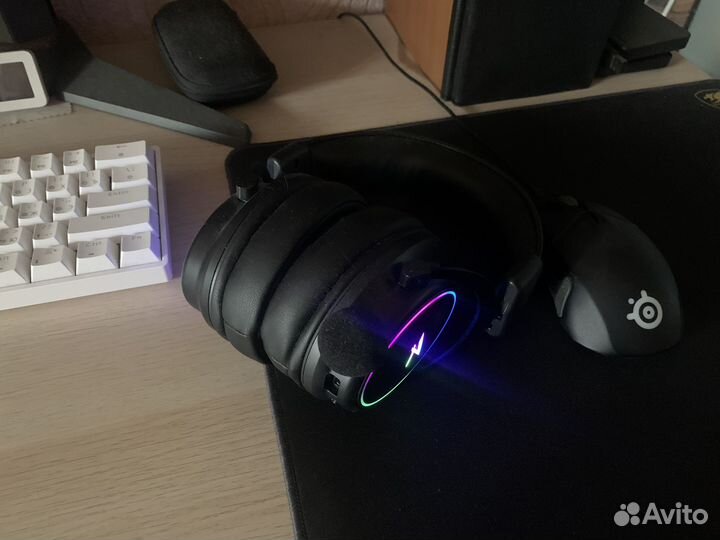 Беспроводные игровые наушники с микрофоном