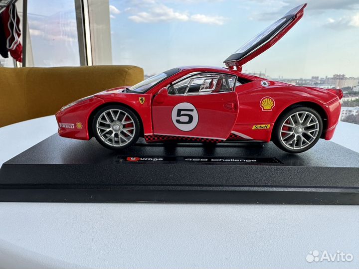 Масштабная модель Ferrari 458 Challenge 1:24