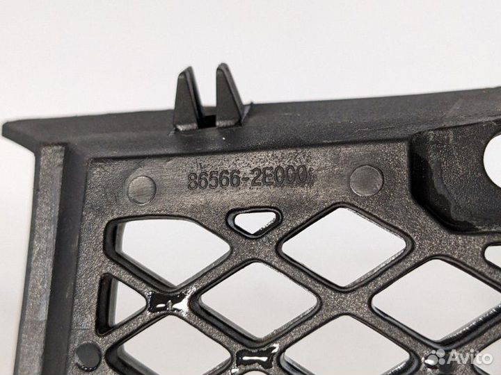 Заглушка бампера передняя правая Hyundai Tucson JM