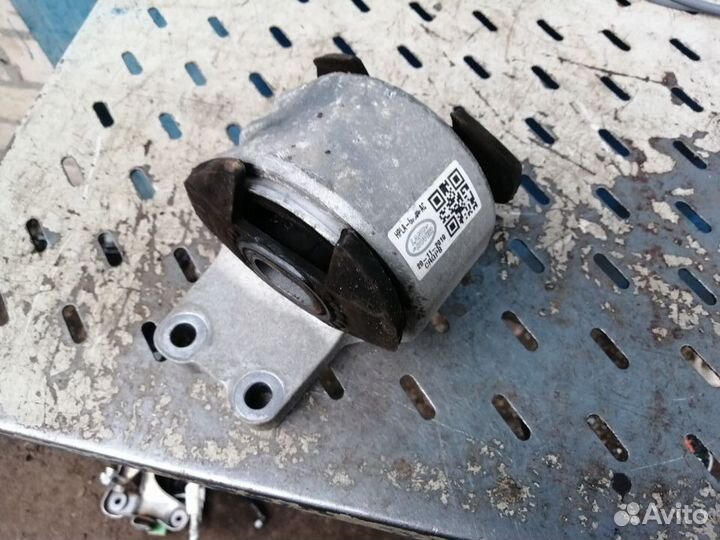 Подушка опора раздатки Range Rover Sport 2 L494