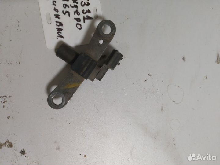 Датчик коленвала Renault Sandero 1