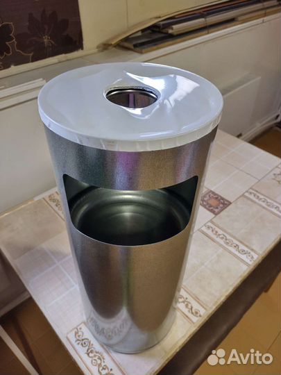 Урна с пепельницей