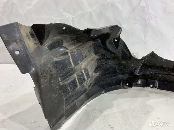 Подкрылок передний правый Mitsubishi Outlander 3