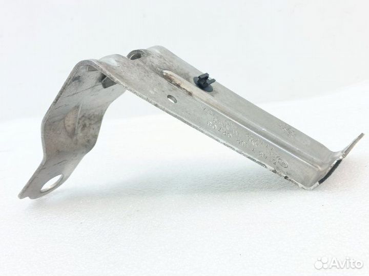 Кронштейн передний левый Bmw X5 E70 N52B30 2008