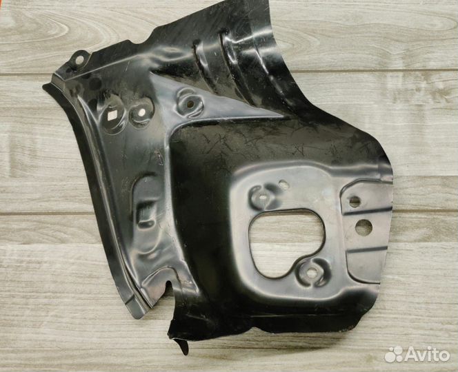 Суппорт фонаря Lexus LS 460, LS 600 2007-2017